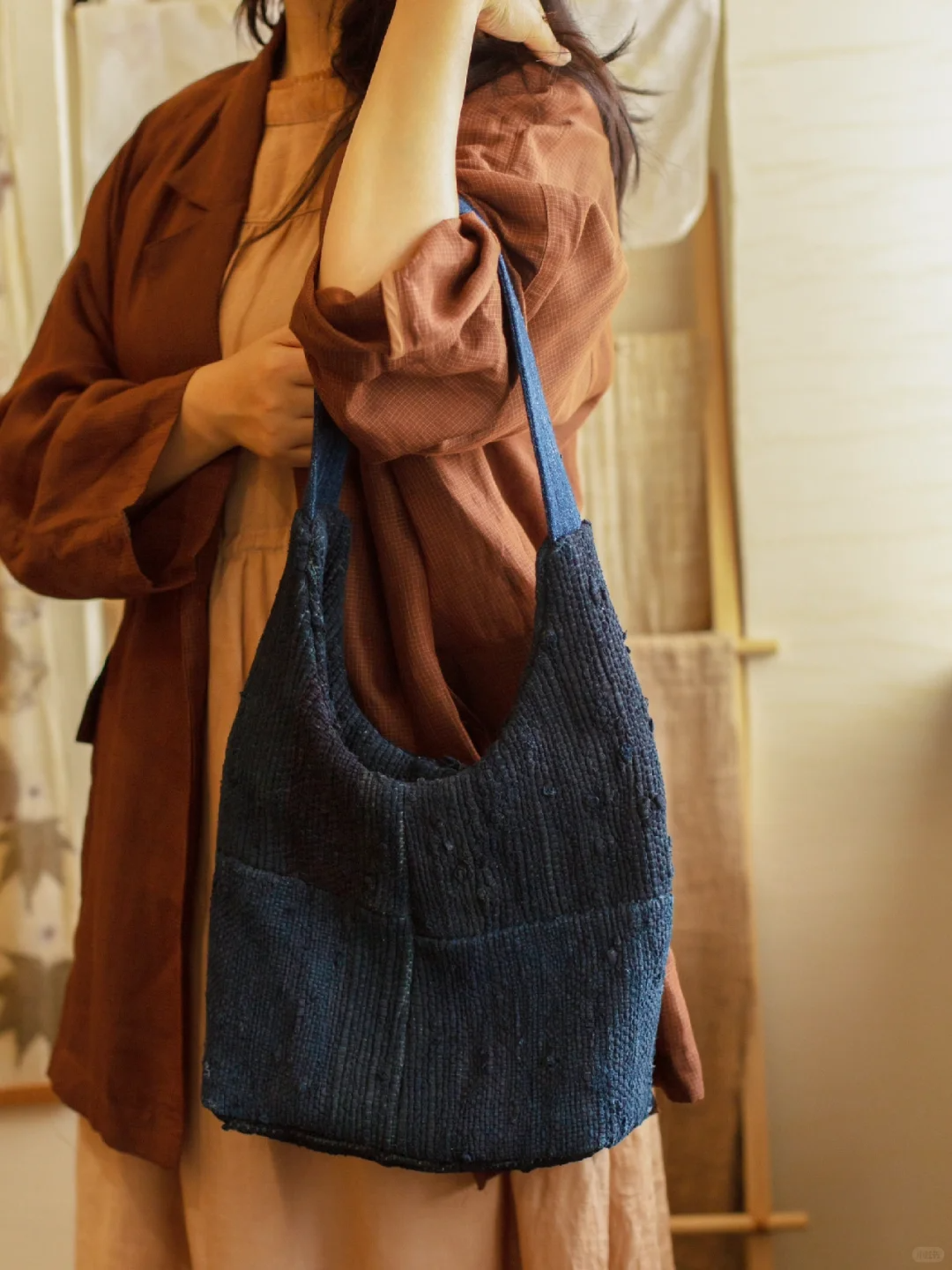 06 Suepla Indigo Dyed Shoulder Bag